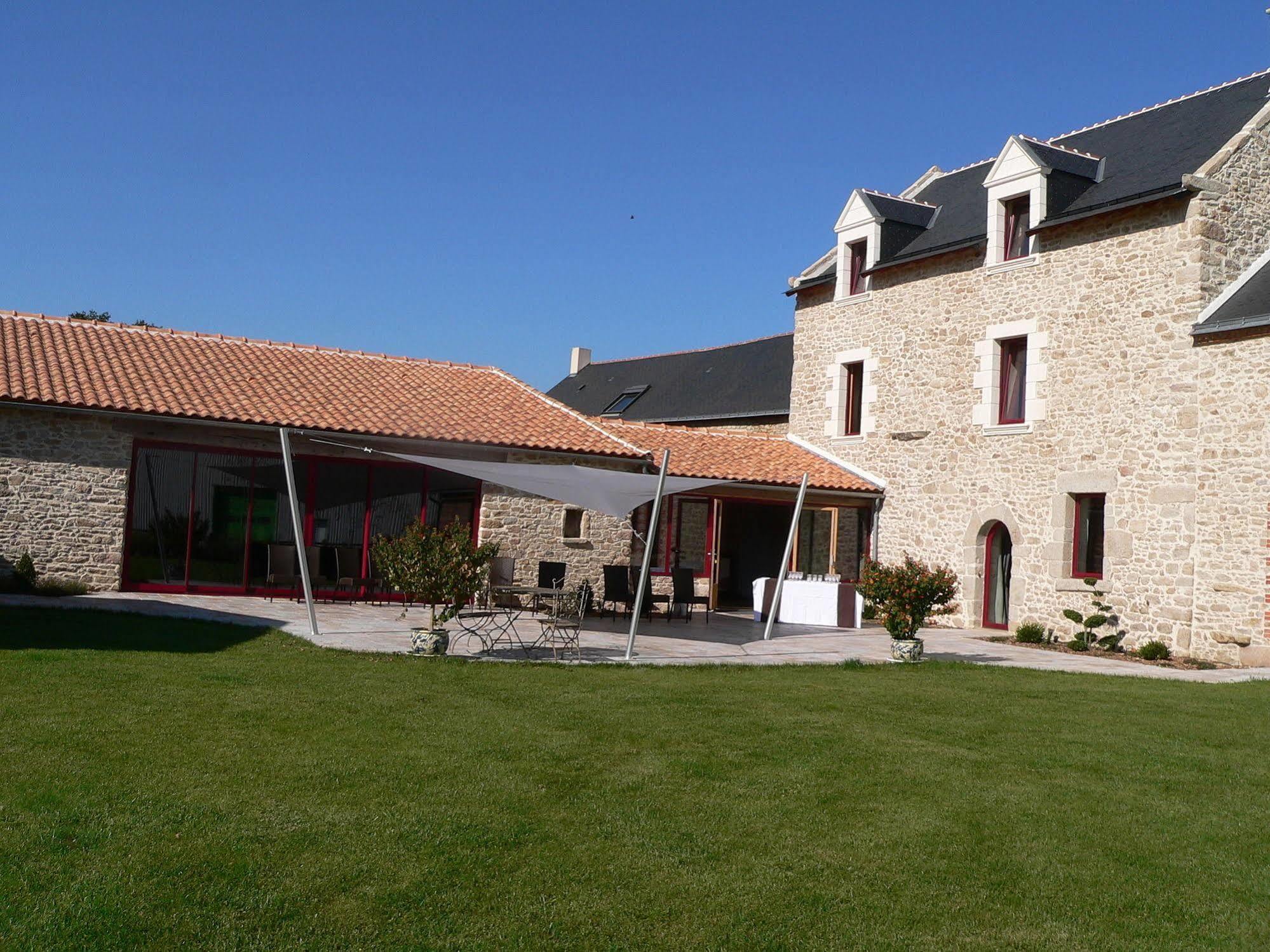 Le Manoir du Pas Jahan Couëron Extérieur photo