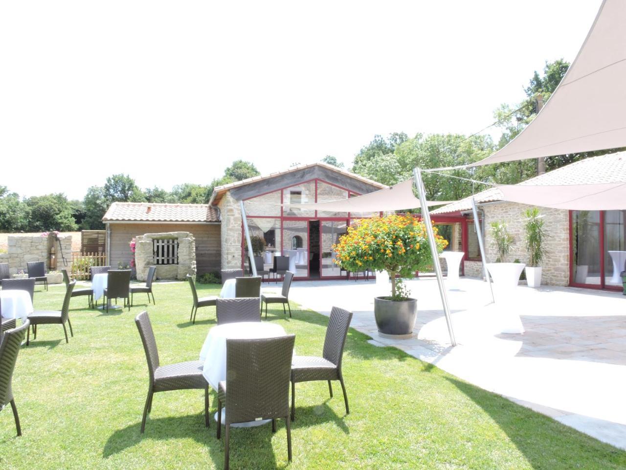 Le Manoir du Pas Jahan Couëron Extérieur photo